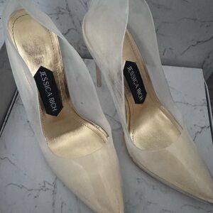 Brand new , size 36 Jessica Rich Women's Gold and Cream Heels